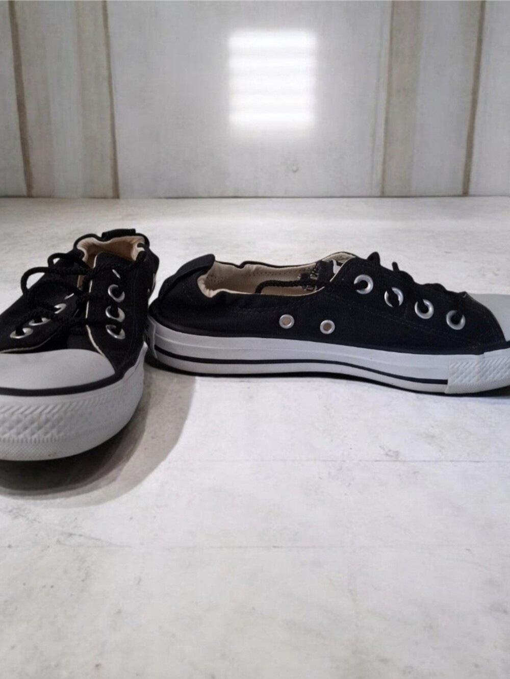 Converse Classic Black Canvas Low-Top Women's Sneakers Size 7 Good Condition